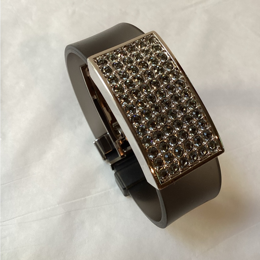 Swarovski, 72 crystals sparkle on rubberized bracelet band,stainless steel clasp - Picture 2 of 14